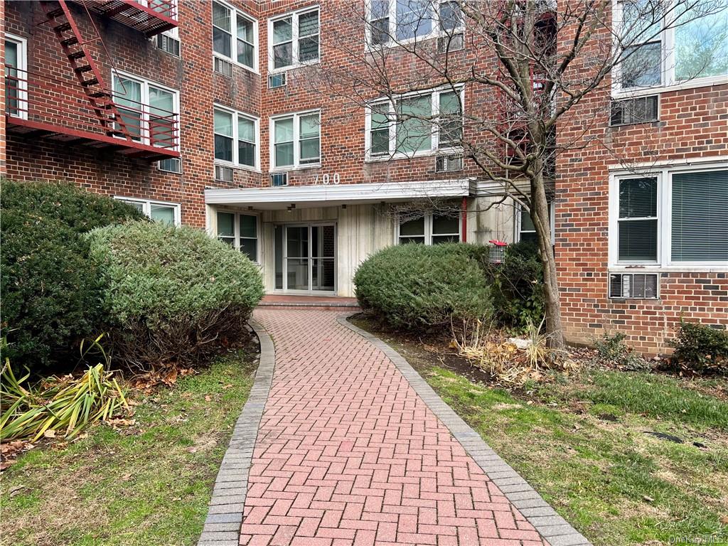 1v 700 Scarsdale Avenue, Sold in Eastchester Zoocasa