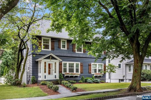 19 Forest Ave, Verona, NJ, 07044-1216 | Card Image