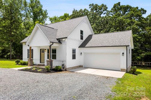 529 N Central Ave, Locust, NC, 28097-7129 | Card Image