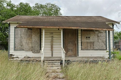 133 Shawnee St, Corpus Christi, TX, 78405-3011 | Card Image