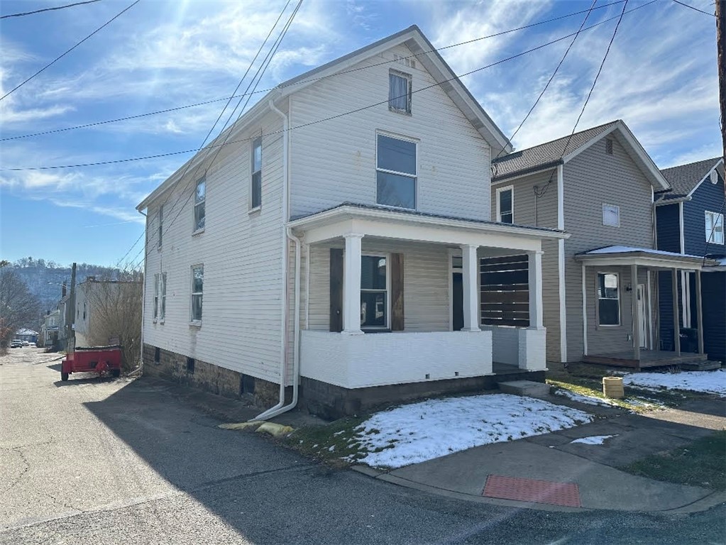 Roup St, Tarentum, PA 15084