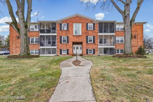 5533 Cresthaven Ln, Toledo, OH, 43614-1258 | Card Image