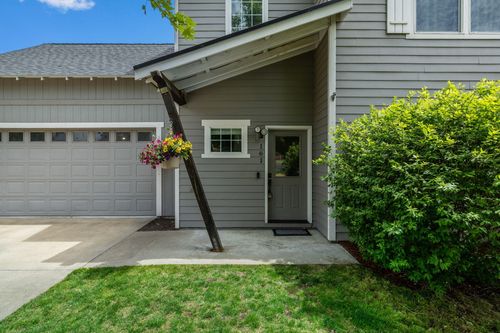 161 Ne 9th St, Madras, OR, 97741-2618 | Card Image