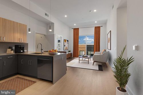 ph4-1731 Tilghman St, PHILADELPHIA, PA, 19122-3184 | Card Image