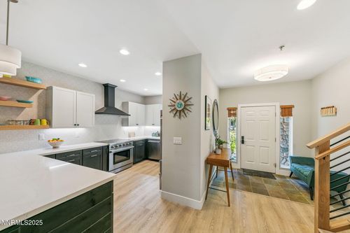 ste-37-120 Country Club Dr, Incline Village, NV, 89451-9381 | Card Image