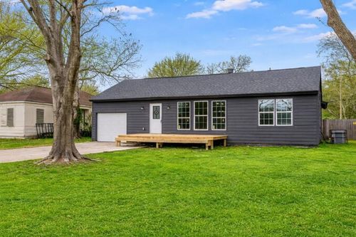 1120 17th Ave N, Texas City, TX, 77590-5715 | Card Image