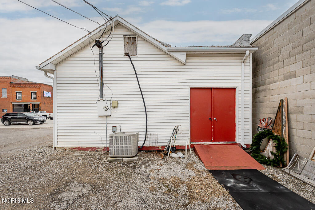 Commercial Sale in Holgate 5