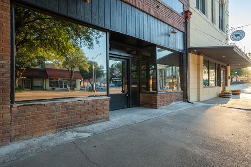 102 W Elm St, Hillsboro, TX, 76645-2030 | Card Image