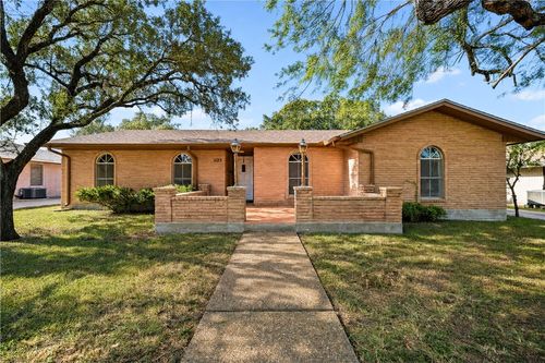 1125 Adeline St, Sinton, TX, 78387-2909 | Card Image