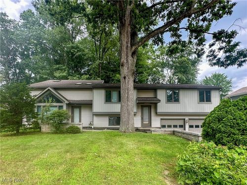 7697 Micawber Rd Ne, Warren, OH, 44484-1474 | Card Image