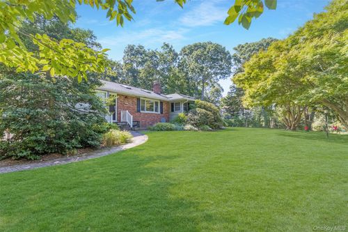 485 Pine Rd, Southold, NY, 11971-2427 | Card Image