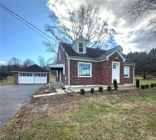 1075 Bacon Ave, East Palestine, OH, 44413-1427 | Card Image