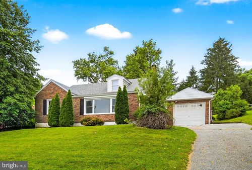 421 Corbin Rd, YORK, PA, 17403-4727 | Card Image