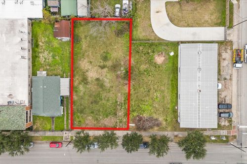 10 N Sampson St, Houston, TX, 77003-1800 | Card Image