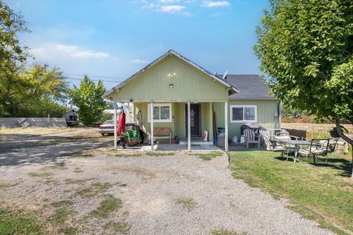 1129 Pinecroft Ave, Medford, OR, 97501-1720 | Card Image