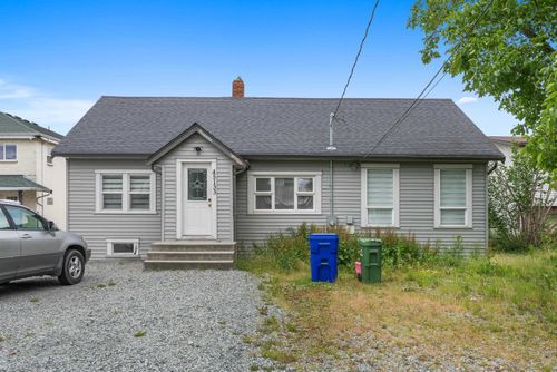 45133 Wells Rd, Chilliwack, BC, V2R1H6 | Card Image