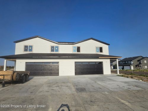 2902 29th Ave W, Williston, ND, 58801 | Card Image