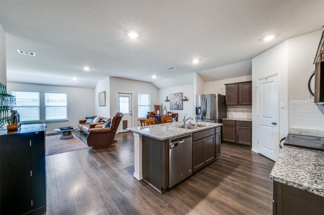 6109 Ballenger Rd, House other with 4 bedrooms, 2 bathrooms and null parking in Aubrey TX | Image 7