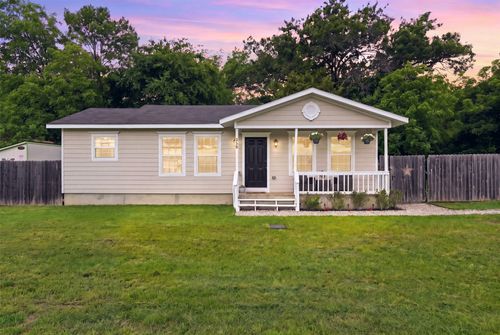 258 Spring Valley Cir, Azle, TX, 76020-1687 | Card Image
