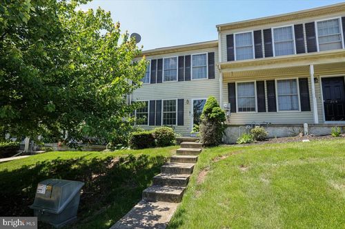 2412 Rob Dr, MOUNT JOY, PA, 17552-9415 | Card Image