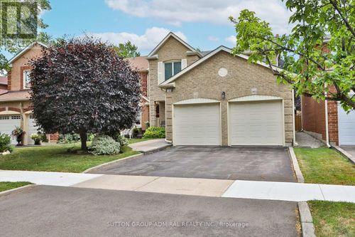 135 Heatherton Way, Vaughan (Crestwood-Springfarm-Yorkhill), ON, L4J3E8 | Card Image