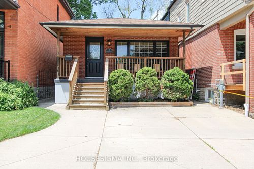 8 Mountain Ave, Hamilton, ON, L8P4E9 | Card Image