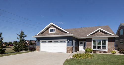 e-4273 Coventry Drive S, Fargo, ND, 58104 | Card Image