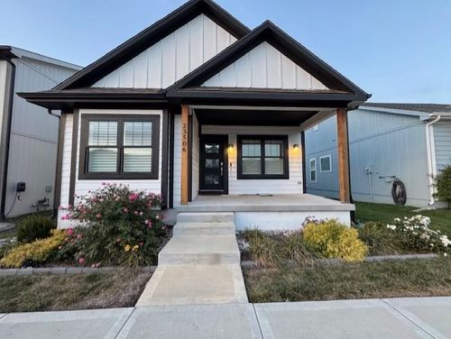 23506 10th St, Independence, MO, 64056-4211 | Card Image