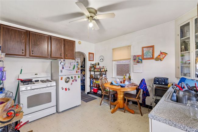 House #4 | Image 39