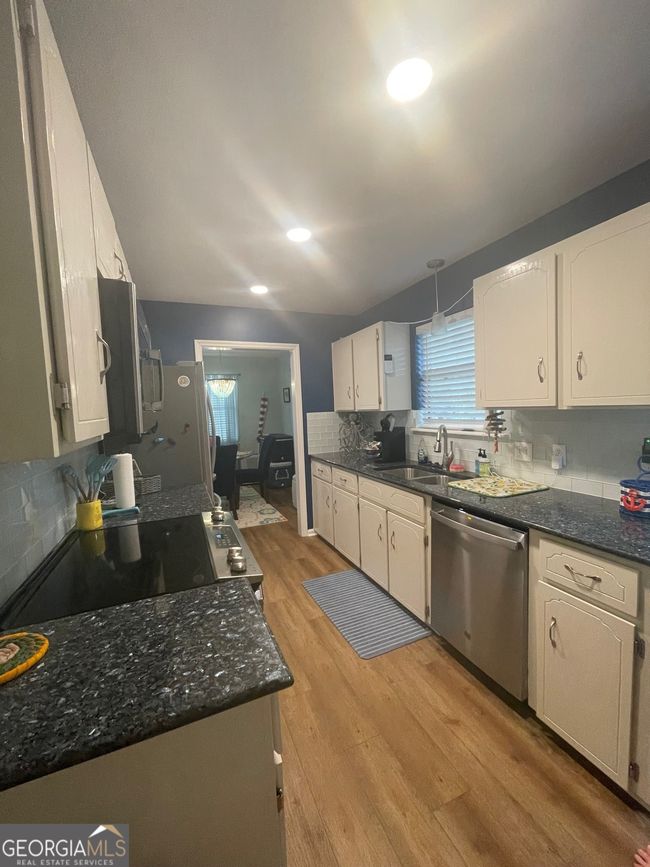 404 Palmetto St, House other with 3 bedrooms, 2 bathrooms and null parking in St Simons Island GA | Image 5