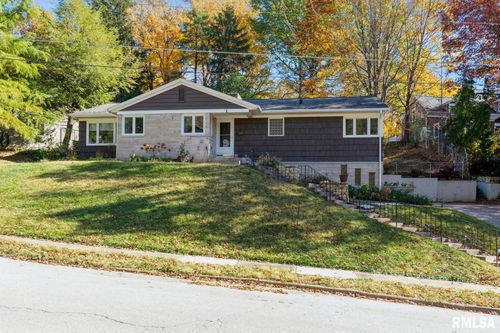 1 Kenwood Ave, Davenport, IA, 52803-3633 | Card Image