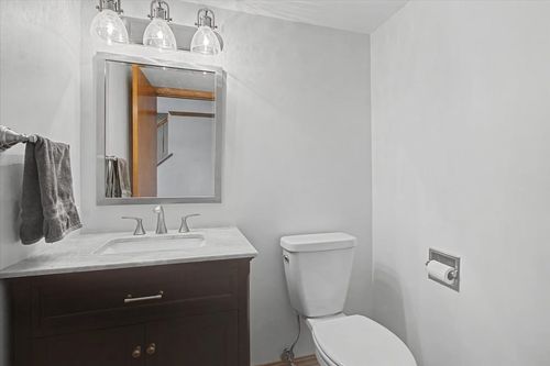 303 Westwood Dr, Shorewood, IL, 60404-9427 | Card Image