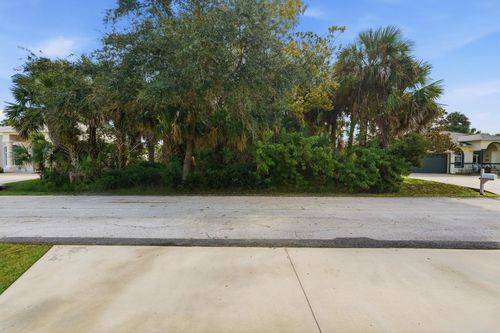 9 Cayuga Ct, PALM COAST, FL, 32137-8955 | Card Image