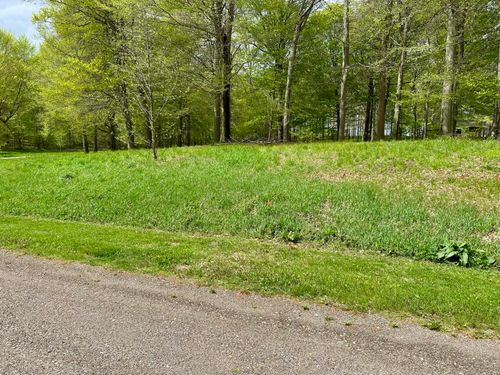 8828 Beechwood Ct, Berrien Center, MI, 49102-8721 | Card Image