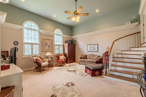 313 Country Club Ln, Selmer, TN, 38375 | Card Image