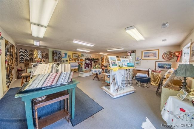 Miscellaneous room with carpet | Image 5