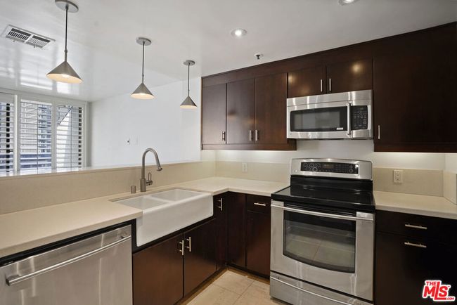 APT-802 - 880 W 1 St St, Condo with 1 bedrooms, 1 bathrooms and 1 parking in Los Angeles CA | Image 13