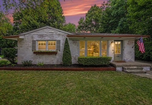 126 Pleasant Ridge Dr, Saline, MI, 48176-1564 | Card Image
