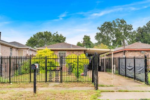 2417 Delery St, New Orleans, LA, 70117-1111 | Card Image