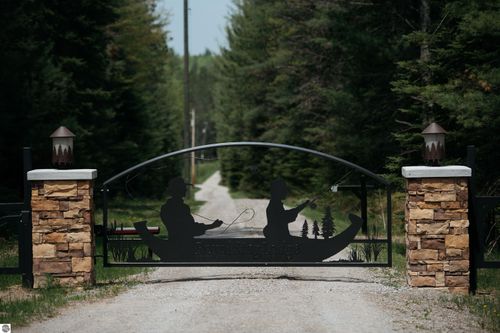 5589 Pershing Pl, Grayling, MI, 49738-7599 | Card Image
