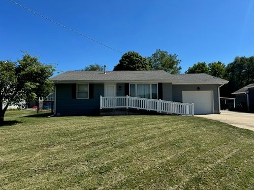 604 Elm St, Delavan, IL, 61734-7563 | Card Image