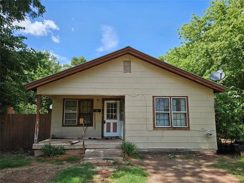 413 W Van Buren St, Mangum, OK, 73554-2855 | Card Image
