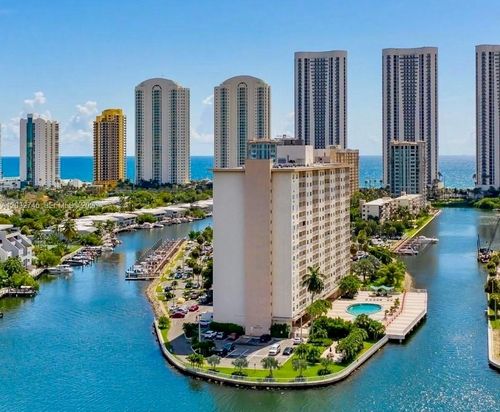 309-400 Kings Point Dr, Sunny Isles Beach, FL, 33160-4776 | Card Image