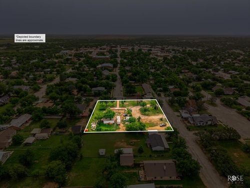 202 5th Ave, Coleman, TX, 76834-3825 | Card Image