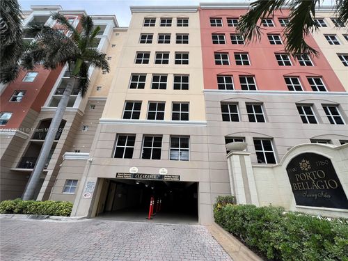 apt-2111-17150 N Bay Rd, Sunny Isles Beach, FL, 33160-3424 | Card Image