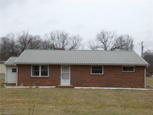 2237 Courtney Huntsville Rd, Yadkinville, NC, 27055-6147 | Card Image