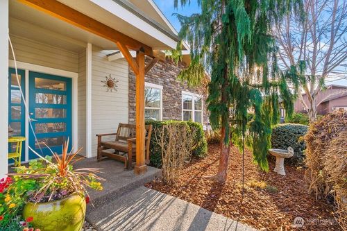 705 Kachess Ln, Zillah, WA, 98953-9192 | Card Image