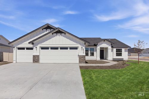 8215 E Cool River Loop, Nampa, ID, 83687-5626 | Card Image