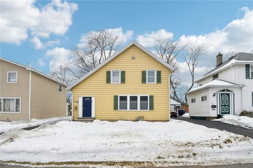 77 Parkview Ter, Irondequoit, NY, 14617-1111 | Card Image