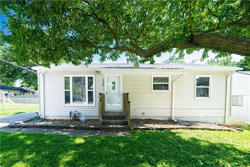 5308 Redwood Ln, Saint Joseph, MO, 64503-1951 | Card Image